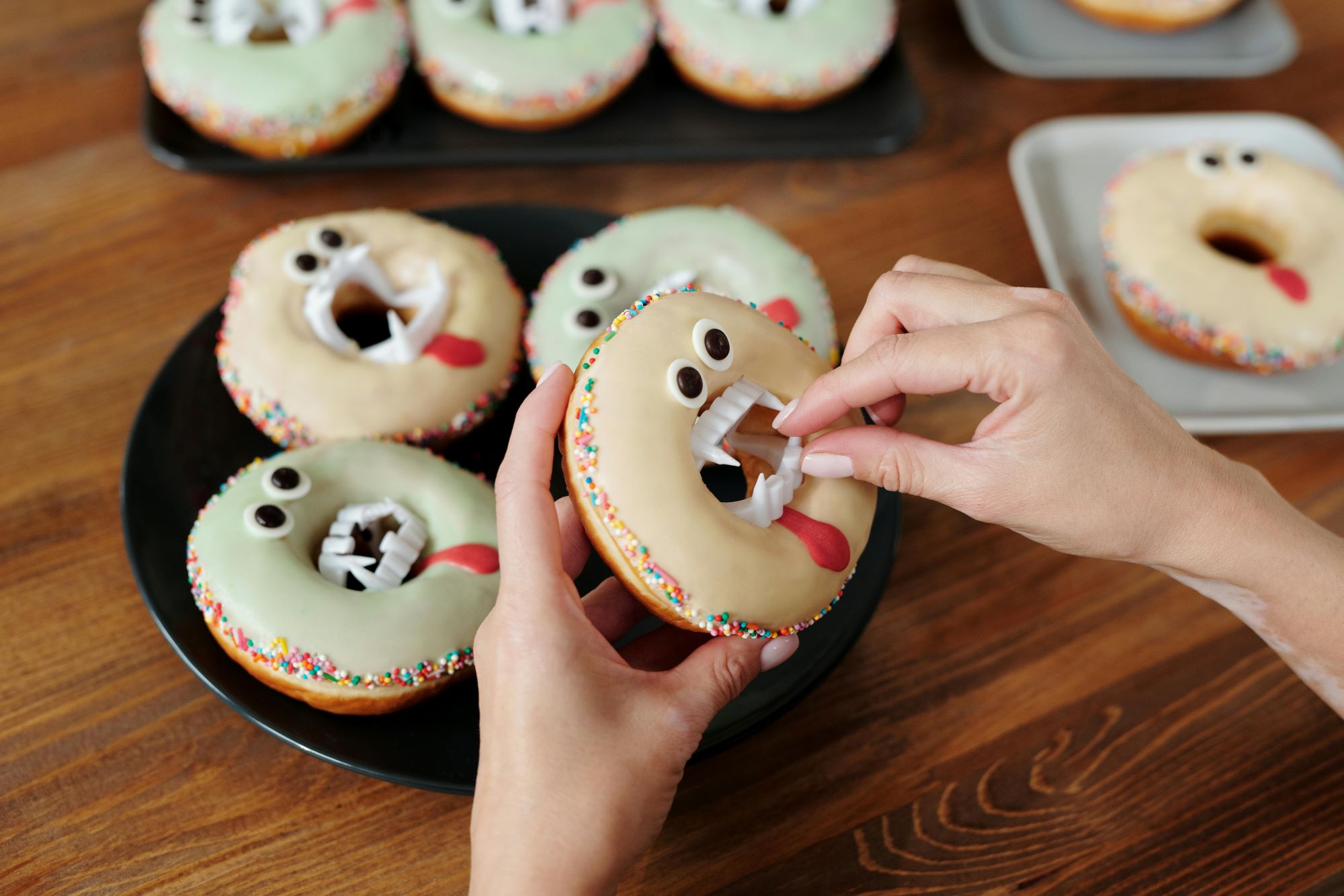 Pomysły na imprezę z okazji Halloween donuty