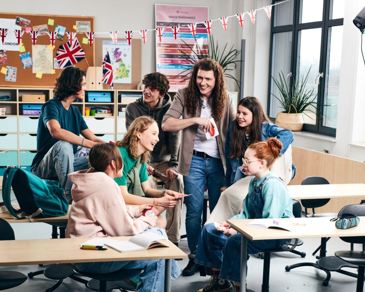 ósmoklasiście Early Stage z lektorem