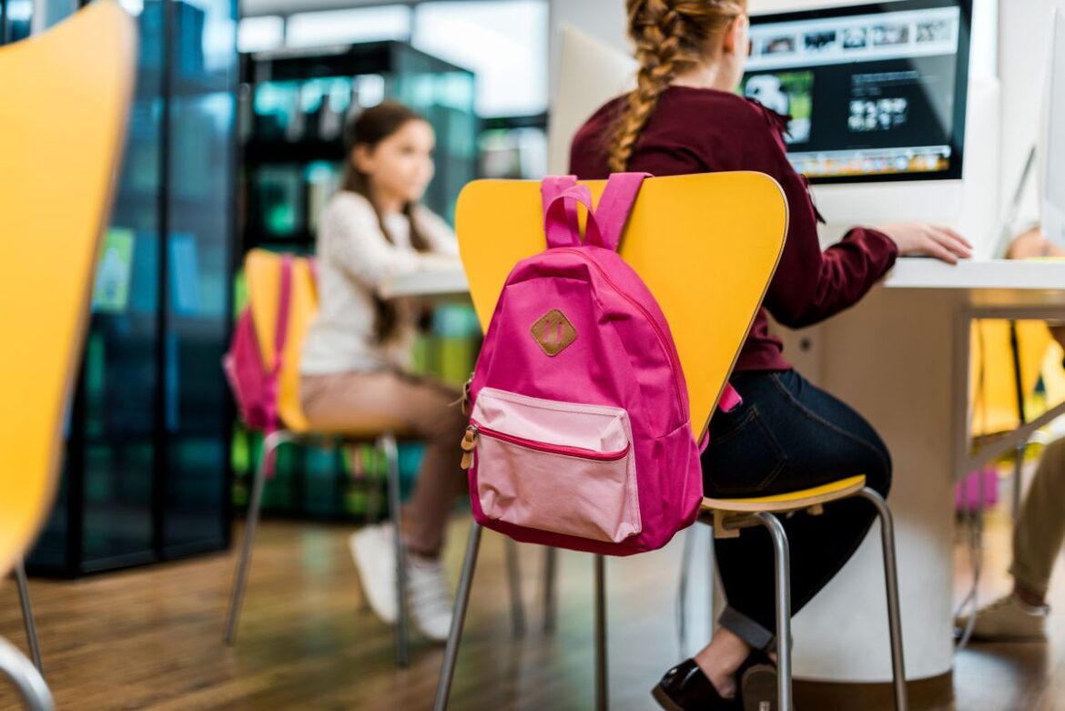 Past Simple a Past Continuous różnice budowa przykłady