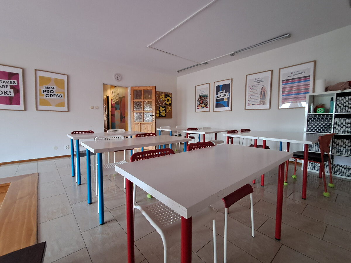 NIEPOŁOMICE DUŻA SALA.jpg